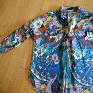 COCO ASIAN FANTASY FLORAL PRINT TOP  BLUES MED